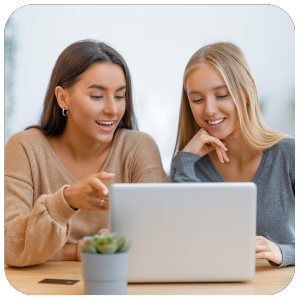 deux femmes qui travaillent