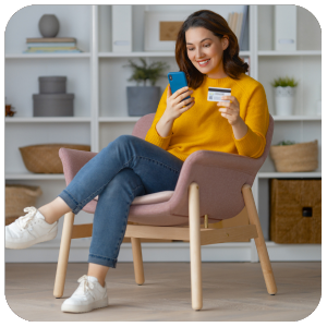 femme qui utilise sa carte cadeau
